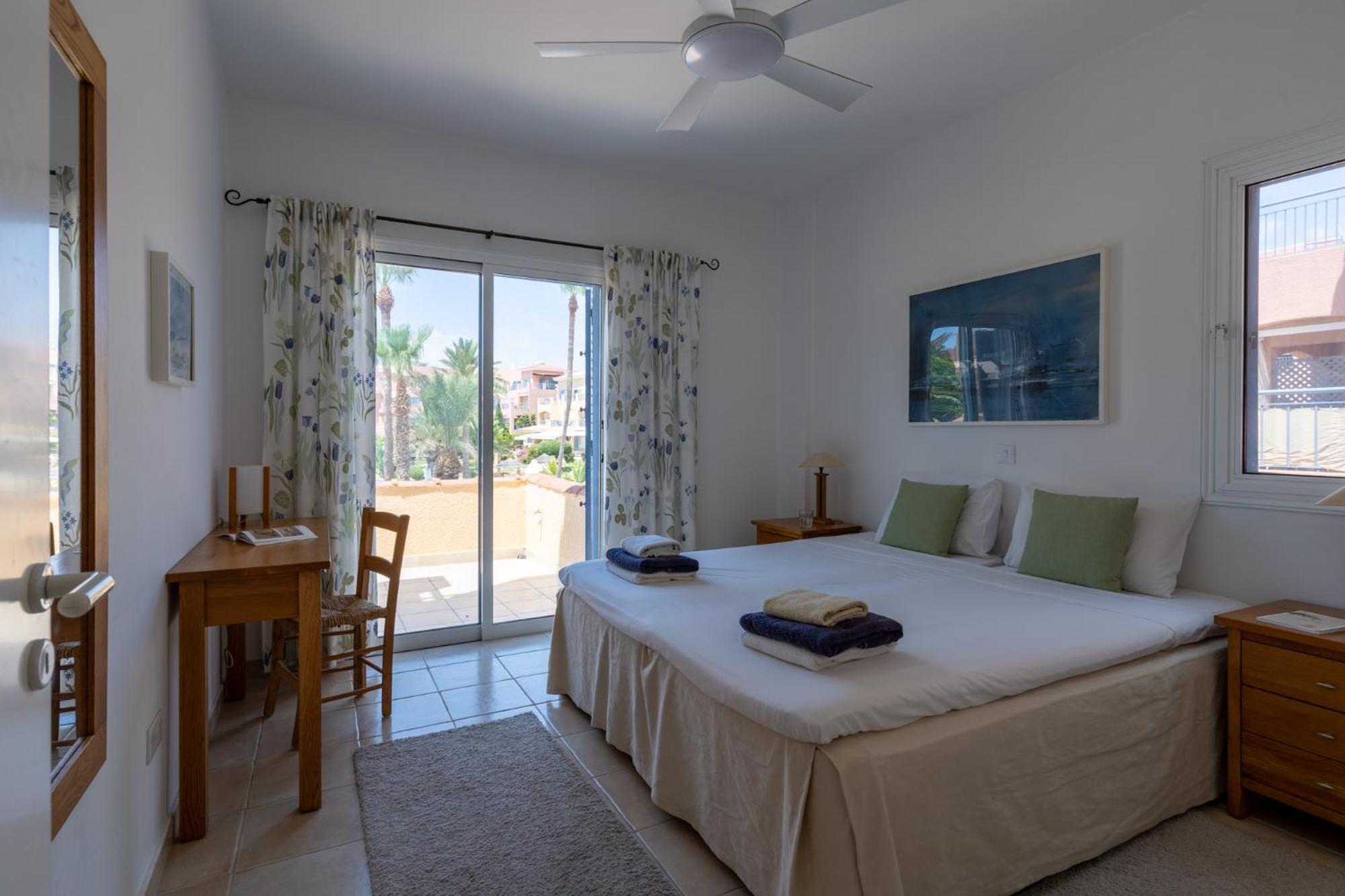 Tropical Paradise In Harbour Paphos, Central & Close To Beach Extérieur photo