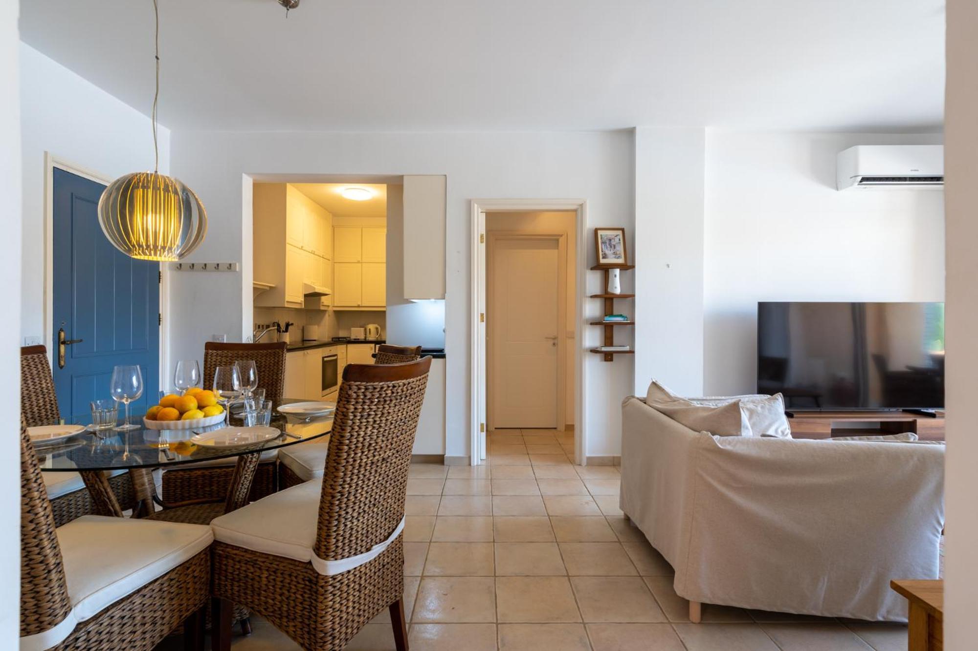 Tropical Paradise In Harbour Paphos, Central & Close To Beach Extérieur photo