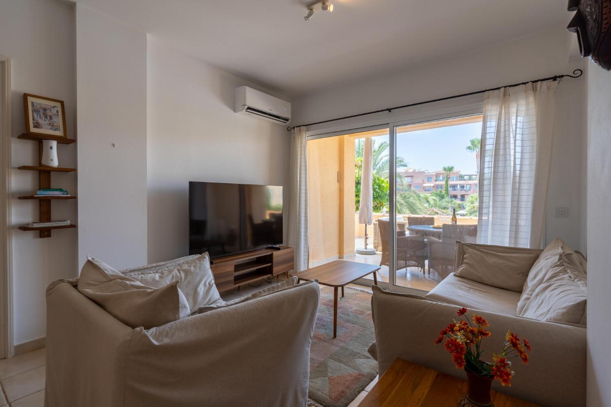 Tropical Paradise In Harbour Paphos, Central & Close To Beach Extérieur photo
