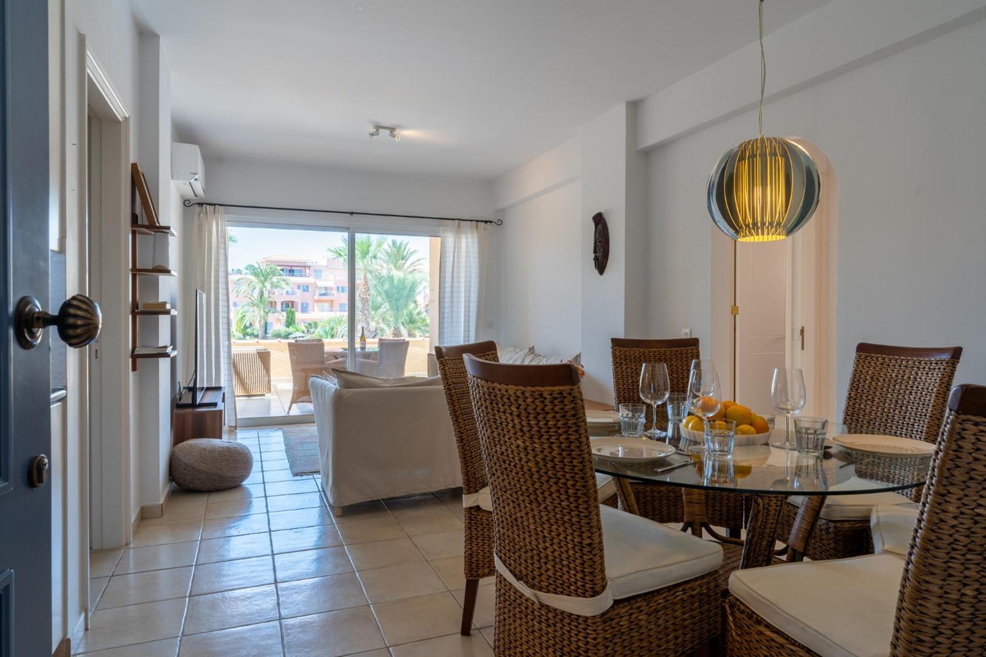 Tropical Paradise In Harbour Paphos, Central & Close To Beach Extérieur photo